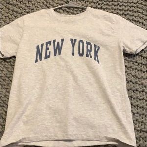 BRANDY MELVILLE New York Short Sleeve